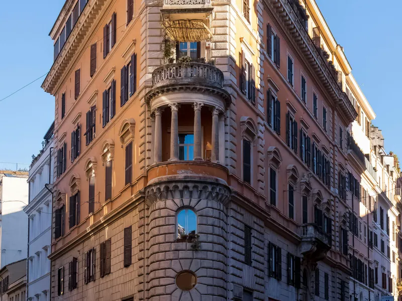 Wohnzimmer mit Parkettboden